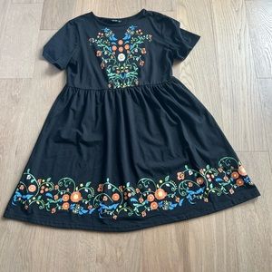 2/$8🎈SHEIN size xl cute dress with flower detail